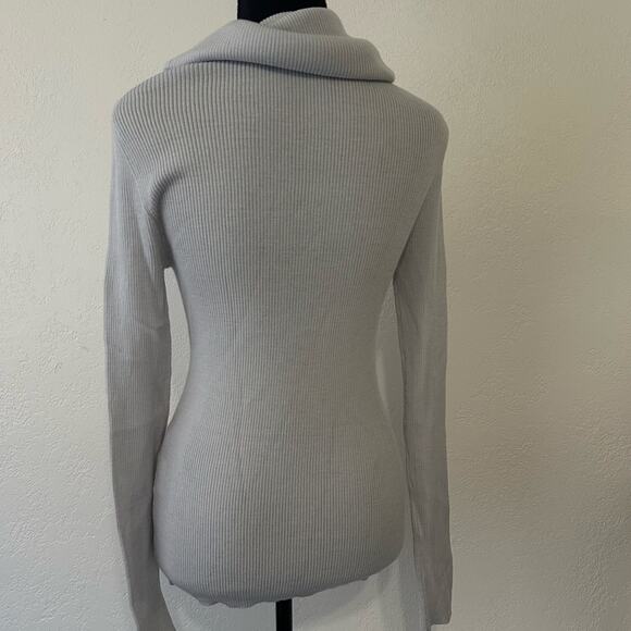 Max Mara Leisure Lorena Turtleneck Off- Shoulder Ribbed Wool Sweater Pale Blue - Picture 7 of 11